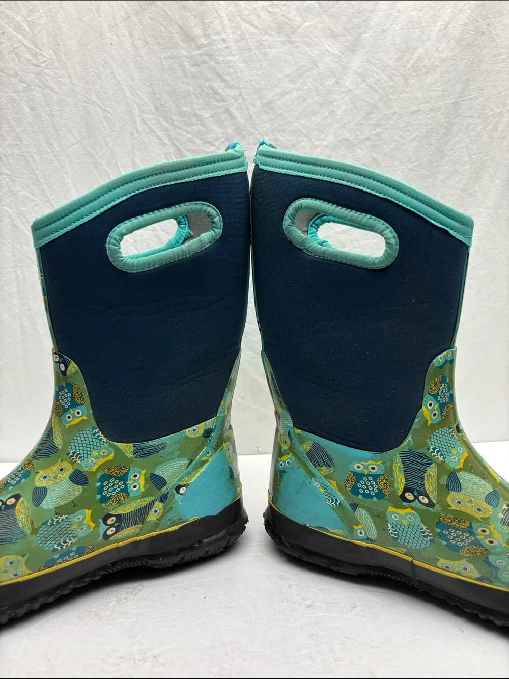Bogs Classic Owl rain boots, SZ 6 for big girl, box 1BA